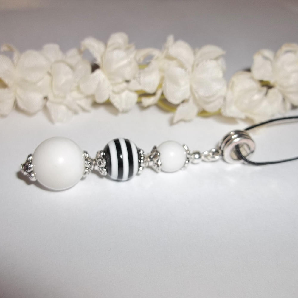 Black & White Stripe Necklace Handmade NWT 4999 - Picture 3 of 8